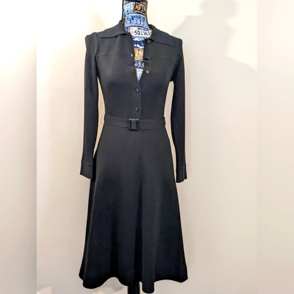 Elegant Non-no Fashion Belted Knit Dress